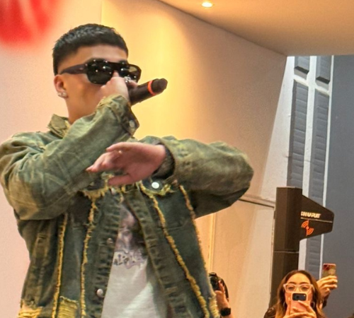 Conquista El Malilla el Palacio de los Deportes con show histórico