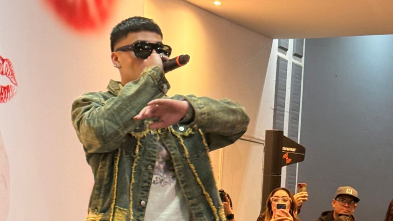 Conquista El Malilla el Palacio de los Deportes con show histórico