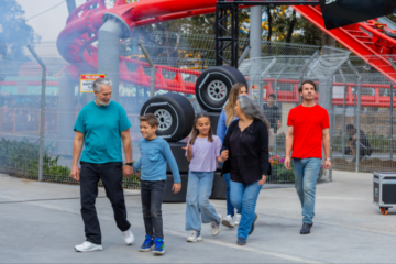Presenta Six Flags México la primera roller coaster para toda la familia
