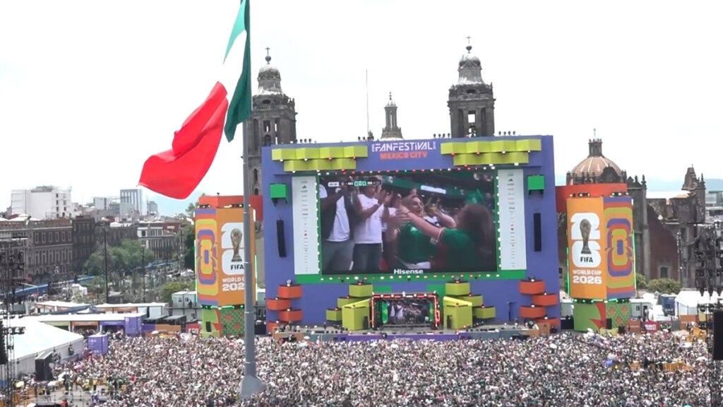 Agencia_Brunch_Aficionados_En_El_Zocalo_fototomadadelaredsocialXdeclarabrugada