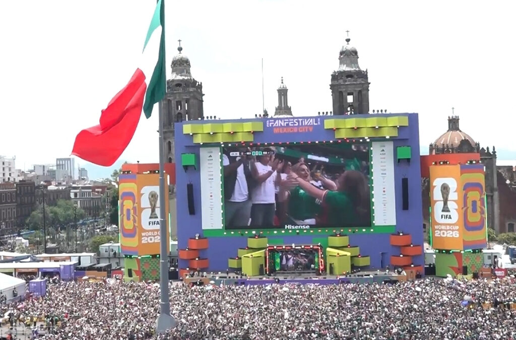 Agencia_Brunch_Aficionados_En_El_Zocalo_fototomadadelaredsocialXdeclarabrugada