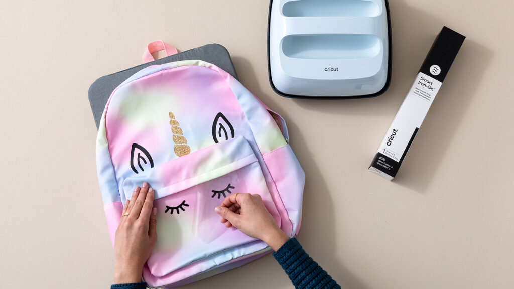 Agencia_Brunch_Cricut_28961_693989_BRND_2022_Classroom_Campaign_Shot_20_Backpack_C1_Project_Peel_i01_1