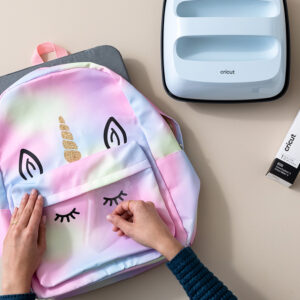 Agencia_Brunch_Cricut_28961_693989_BRND_2022_Classroom_Campaign_Shot_20_Backpack_C1_Project_Peel_i01_1